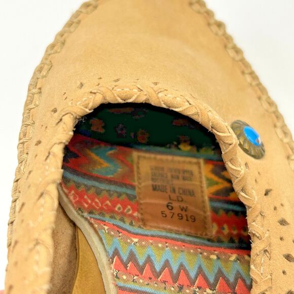 HUSH PUPPIES 57919 Suede Slip-On Moccasin Flats~Aztec Southwest~Tan~Women Sz 6W - Picture 9 of 10